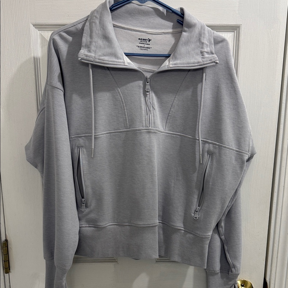 Old Navy Active Women’s Dynamic Fleece- size L